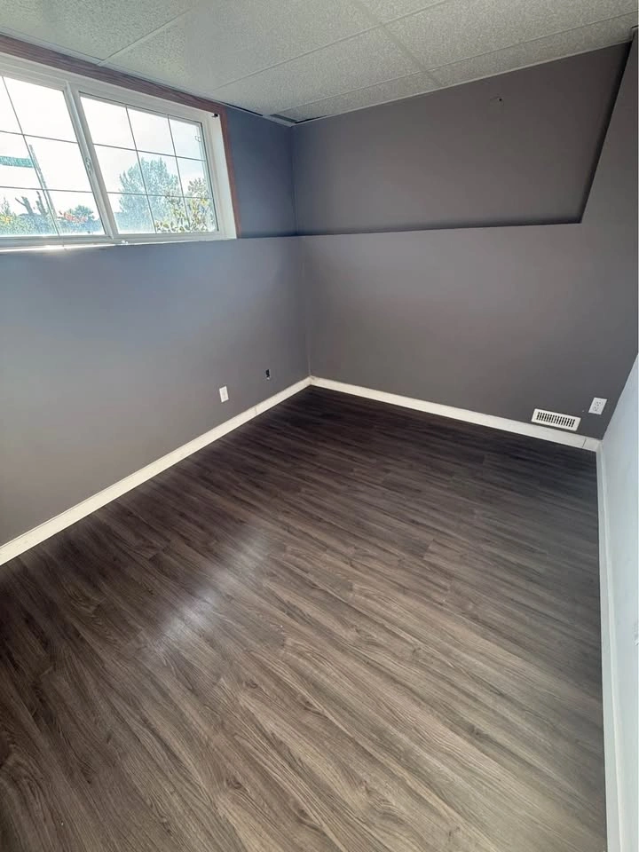 Private room for rent in Saddlemont Cres NE - photo 3