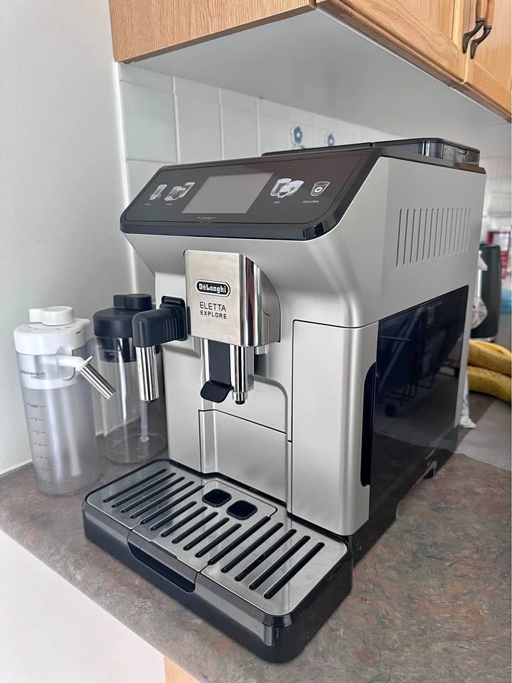 De’Longhi Eletta Explore Automatic Espresso Machine