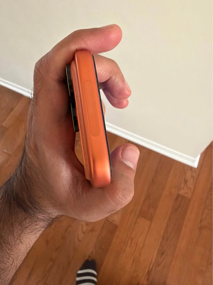 Apple iPhone 17 Pro - photo 4