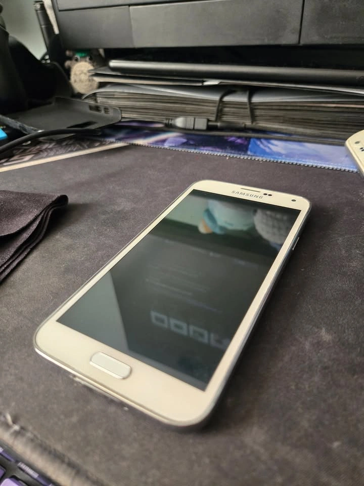 Samsung S5 | 16GB | White - photo 2