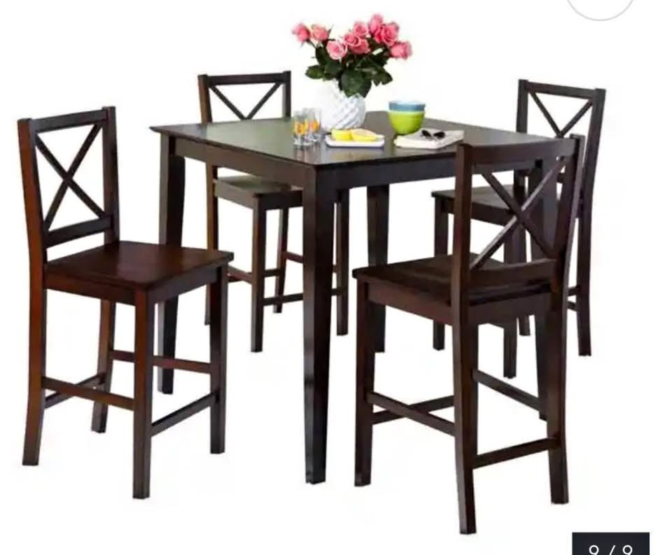 Breakfast table with 4 chairs
