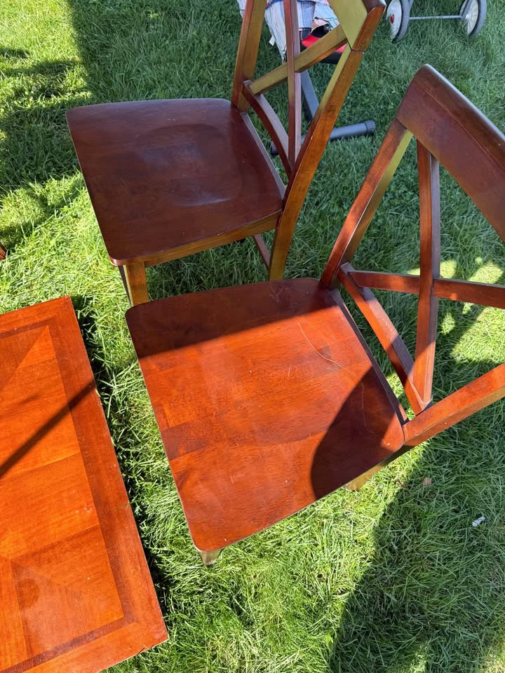 Breakfast table with 4 chairs - photo 4