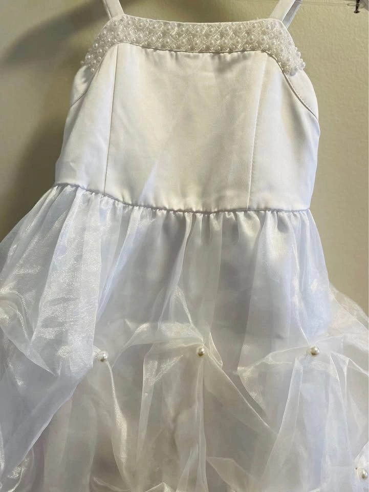 White dress/gown for 6-8 years old girl - photo 2