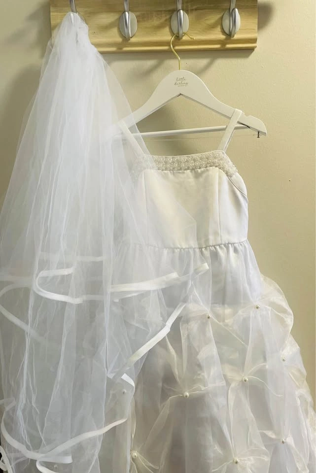 White dress/gown for 6-8 years old girl - photo 5
