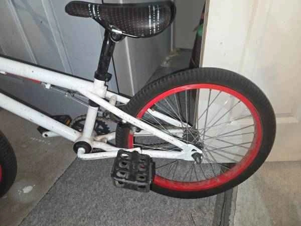 White BMX GT model Bike - photo 2