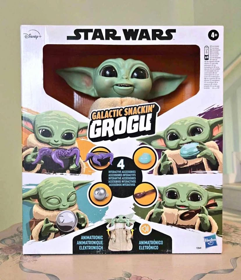 2021 Disney Star Wars Galactic Snackin' Grogu