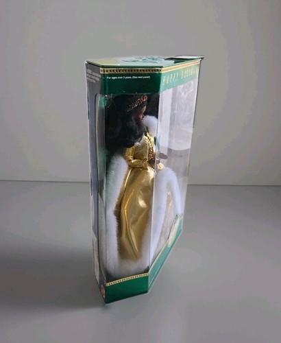 1994 Barbie Happy Holidays African American Doll Gold - photo 2