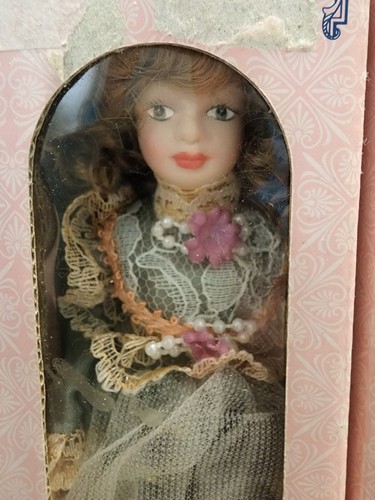 RARE 7.5" Mini Porcelain Dolls Sabre, Brand New In Box, Lot of 2 - photo 4