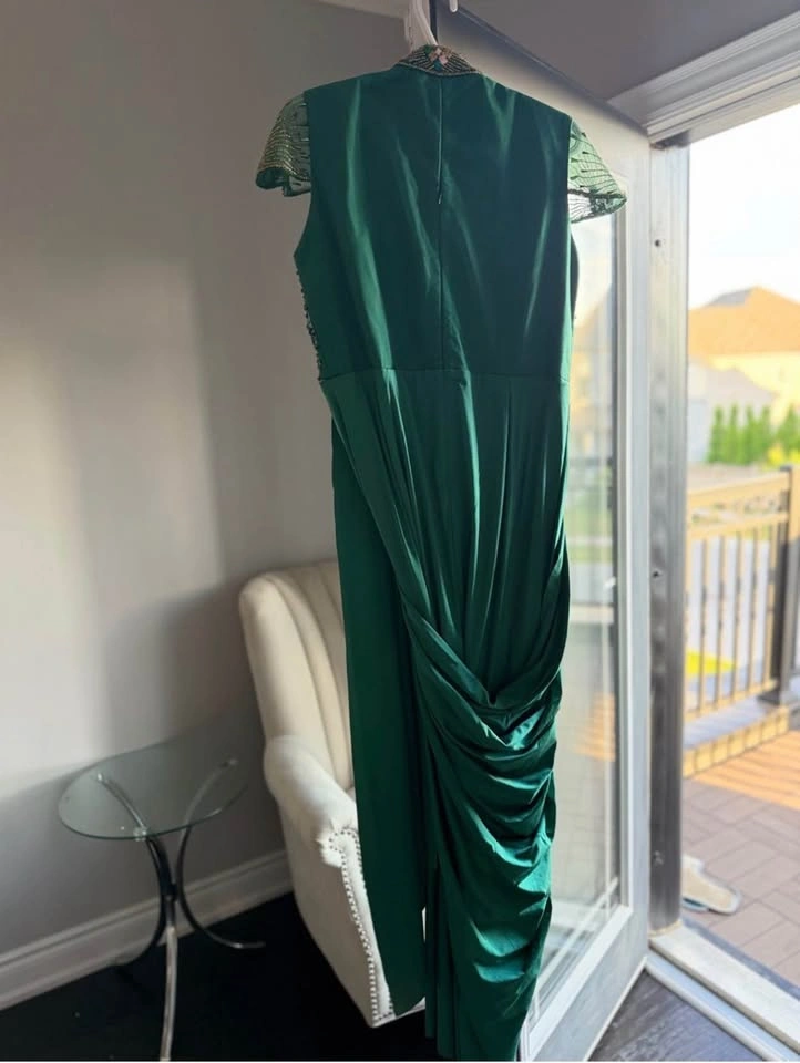 Emerald Green Embellished Draped Saree Gown - photo 2