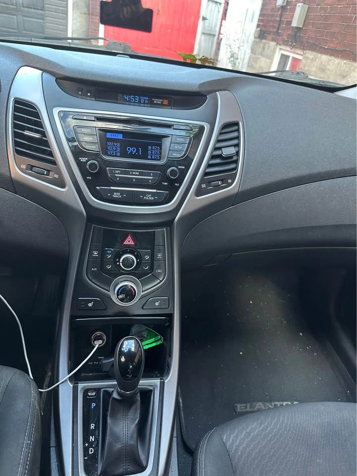 2016 Hyundai Elantra - photo 5