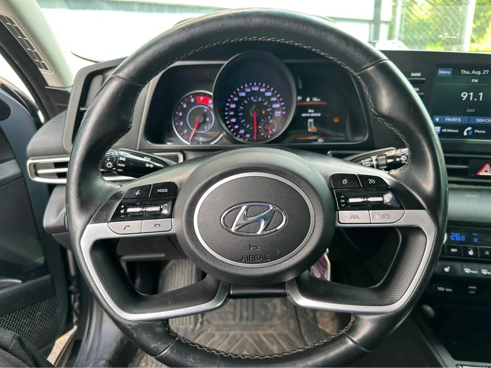 2021 Hyundai Elantra - photo 2