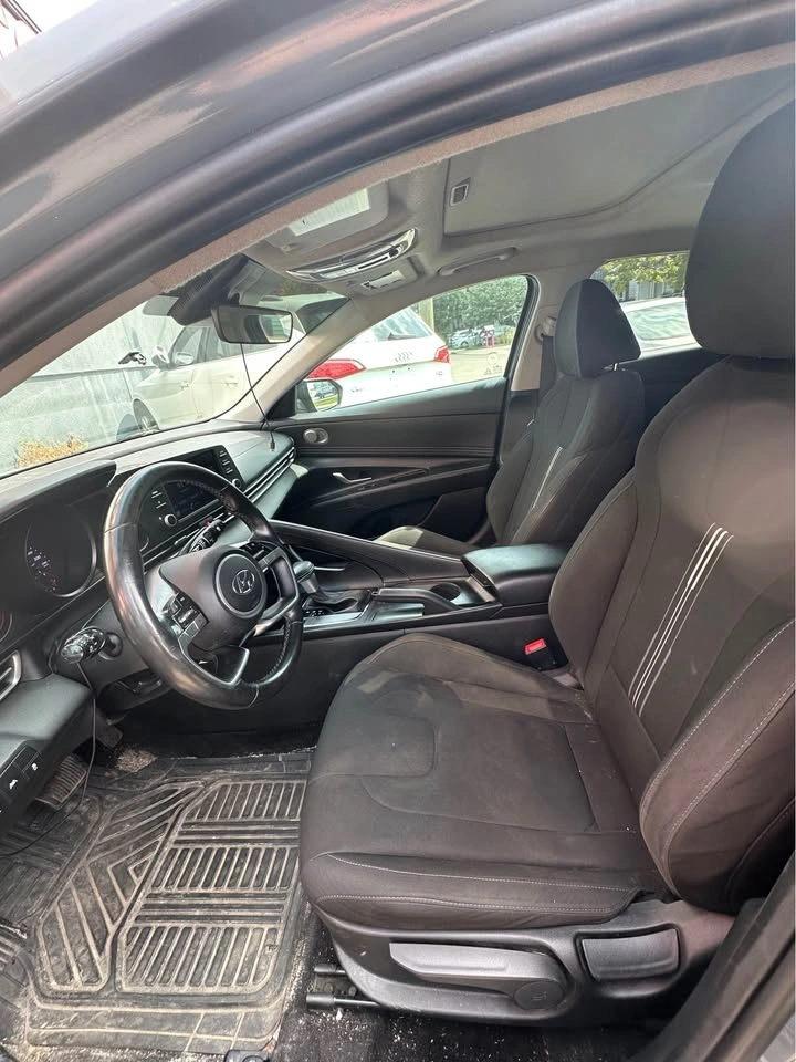 2021 Hyundai Elantra - photo 3