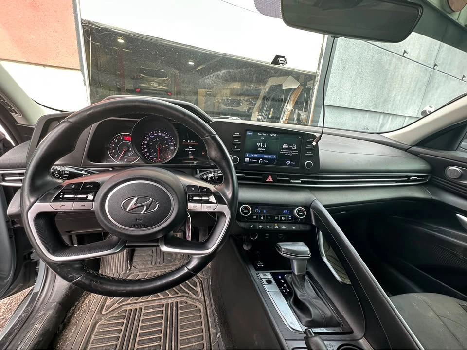 2021 Hyundai Elantra - photo 5