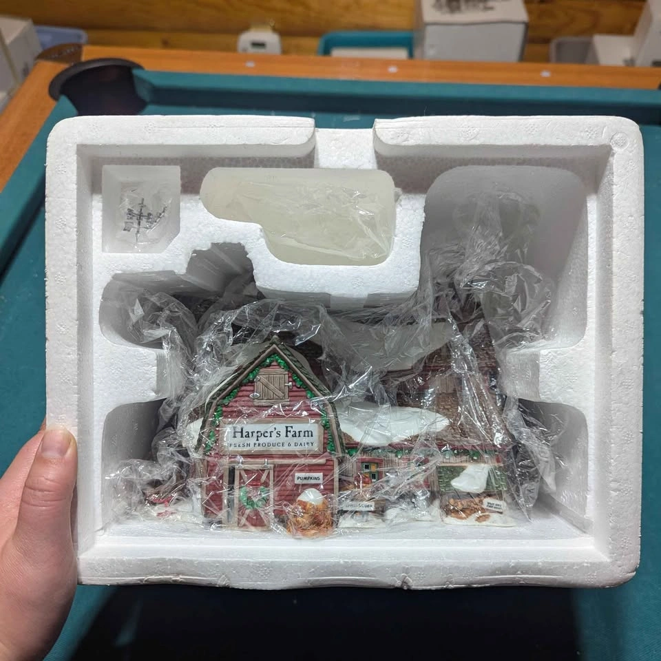 Department 56 - New England Village Series - Harper's Farm - photo 3