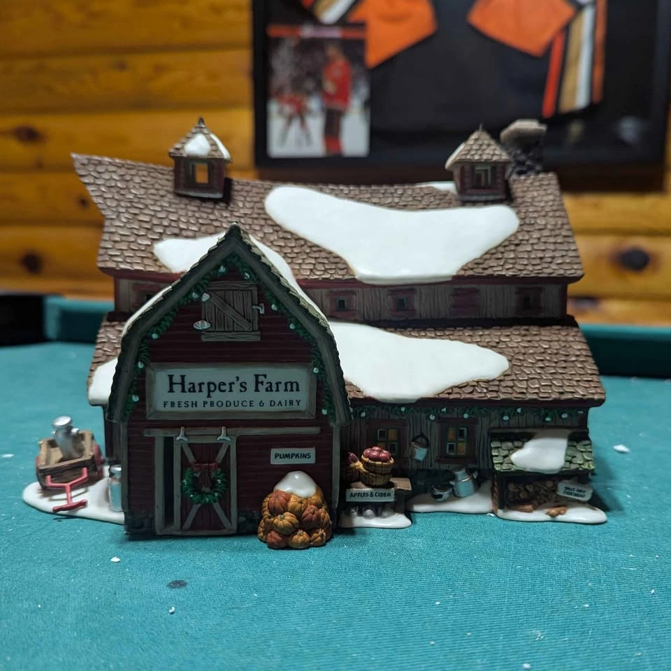 Department 56 - New England Village Series - Harper's Farm - photo 4