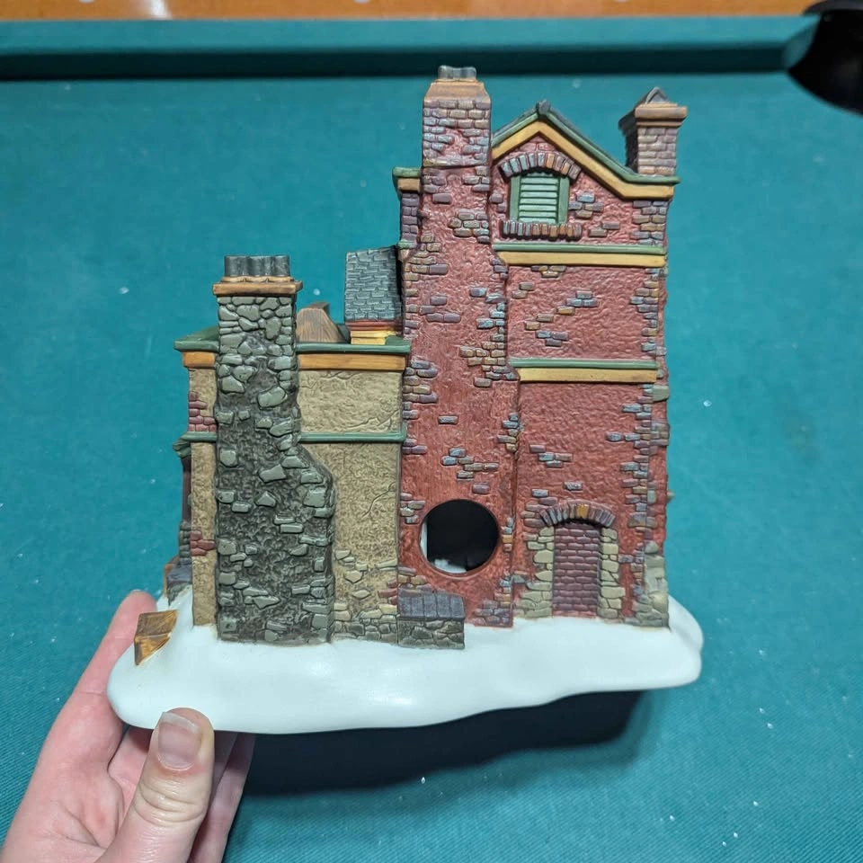 Department 56 - Dickens' Village Series - Canadian Trading Co. - photo 2