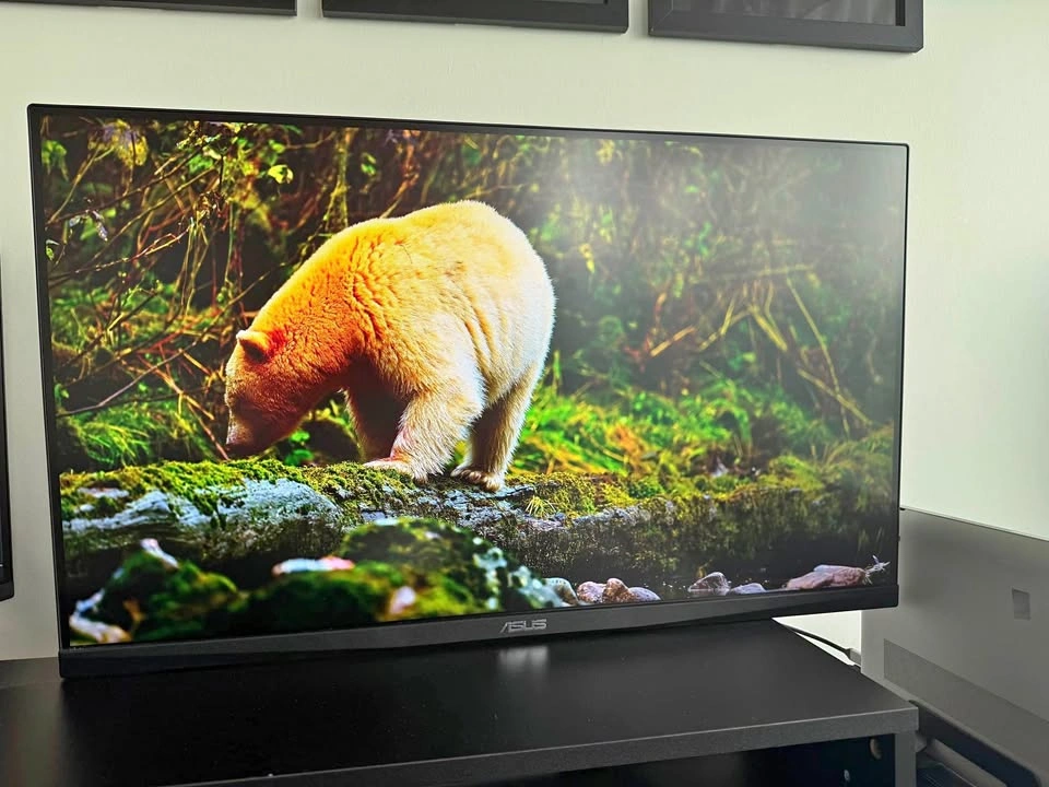 Gaming monitor - good as new no damage