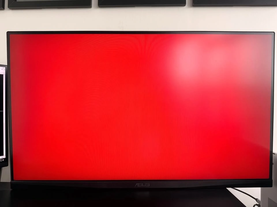 Gaming monitor - good as new no damage - photo 3