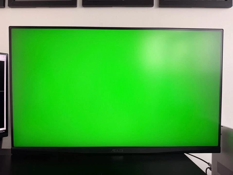 Gaming monitor - good as new no damage - photo 5