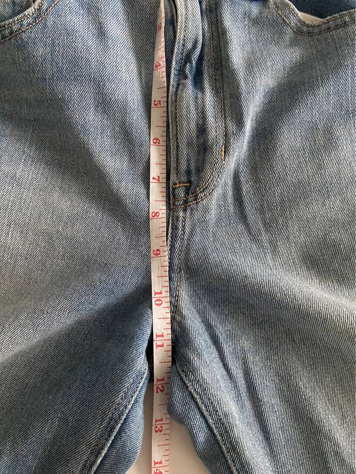 American Eagle Mom Jeans – Size 6 – High-Waisted - photo 3