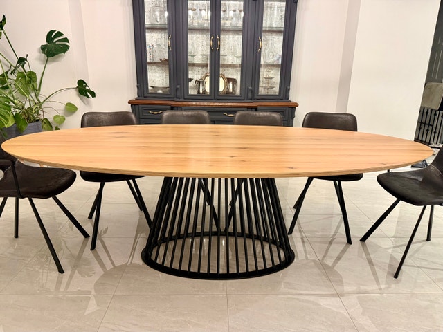 HOME Société Zermatt Dining Table - 97” - Excellent Condition - photo 2