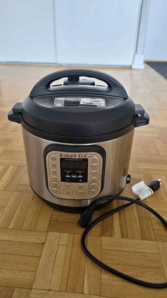 Instant Pot IP-DUO Multi-Use Pressure Cooker