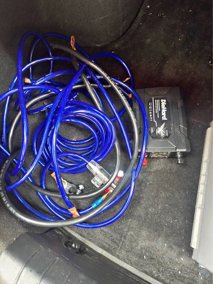 400 watt power inverter with cables