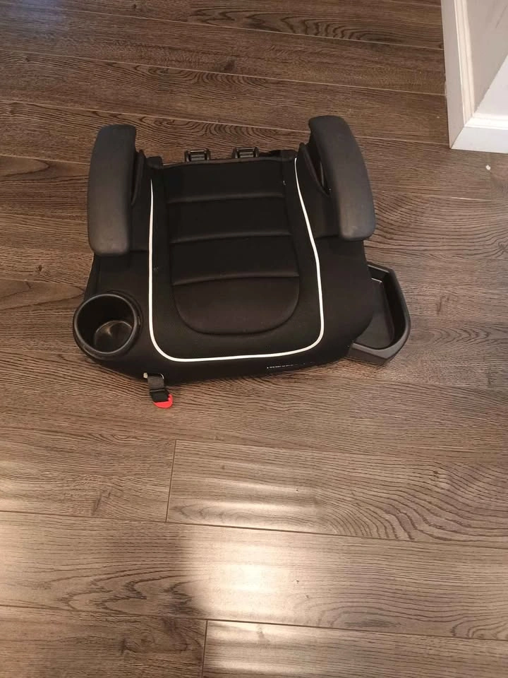 booster seat - photo 2