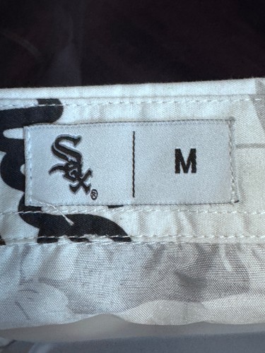 Chicago White Sox all over print button up shirt white Medium - photo 2