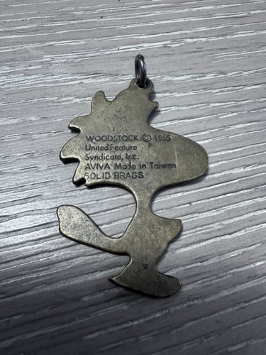 Peanuts VTG 1965 Solid Brass Woodstock Keychain Charm Aviva RARE - photo 2