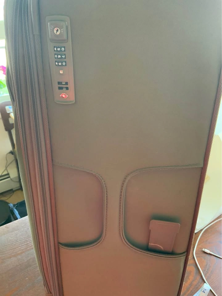 Large Soft-Sided 4-Wheel Samsonite Suitcase - photo 2