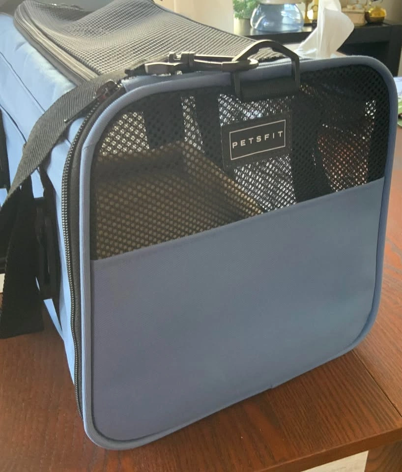 Travel Carrier for small to medium pet, by Petsfit. - photo 2