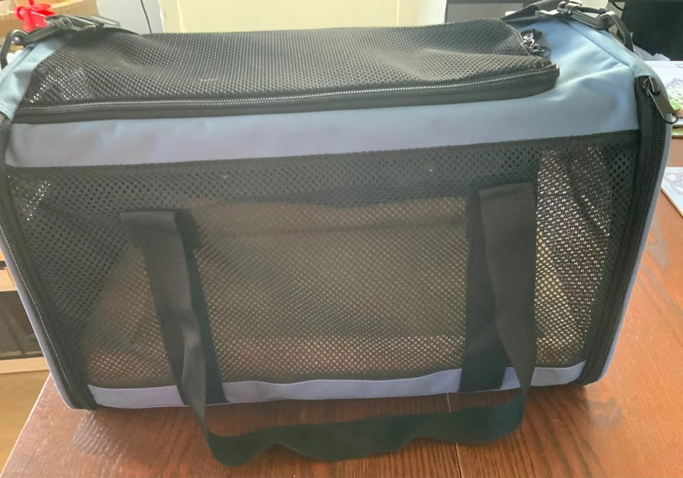 Travel Carrier for small to medium pet, by Petsfit. - photo 3