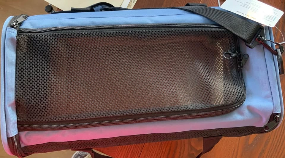 Travel Carrier for small to medium pet, by Petsfit. - photo 5