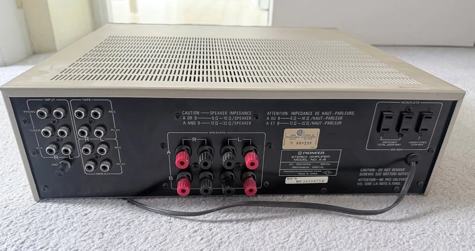 Pioneer A-8 Vintage Stereo Integrated Amplifier – 90WPC – Made i - photo 3