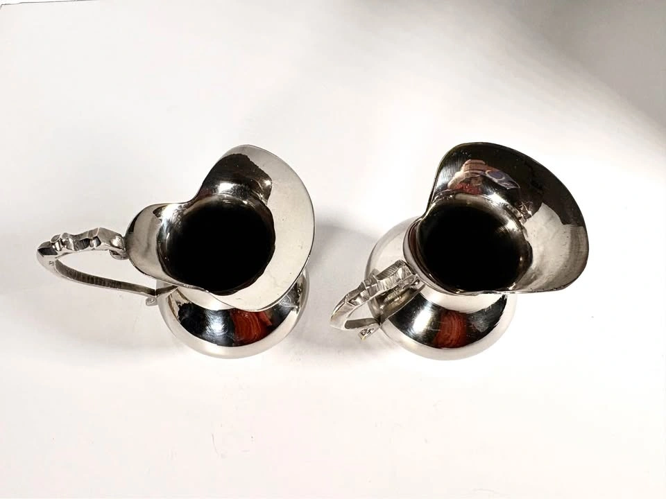 Pair of Decorative Silver Pitchers - photo 3