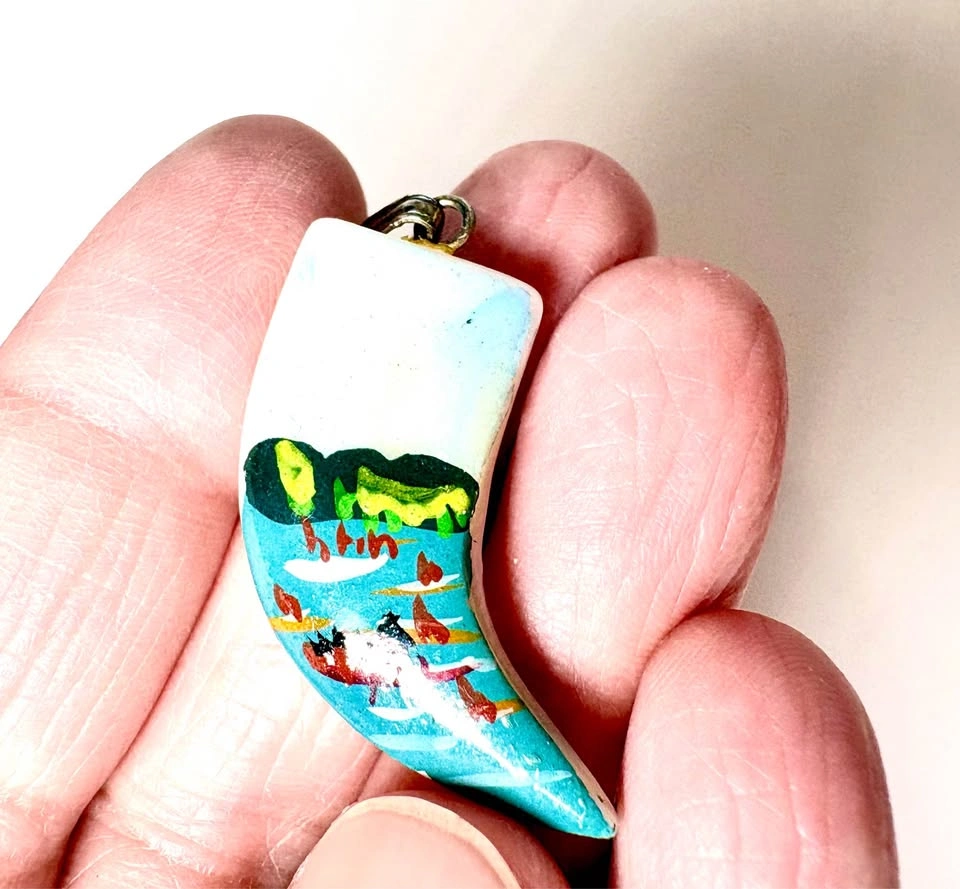 Hand-Painted Mother of Pearl Shell Claw Pendant - photo 2