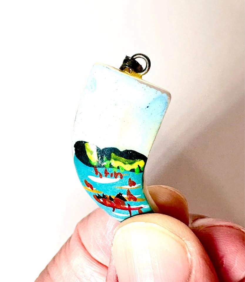 Hand-Painted Mother of Pearl Shell Claw Pendant - photo 4