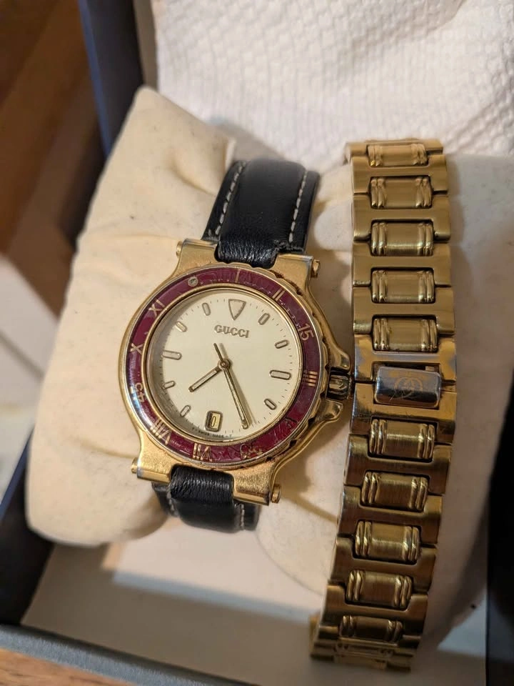 Authentic Vintage Gucci 9800M Watch (w/ Original Gold Bracelet I - photo 3