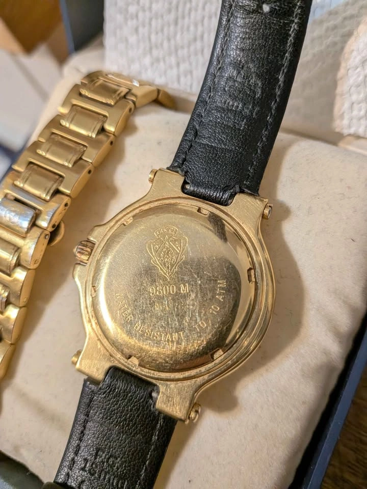 Authentic Vintage Gucci 9800M Watch (w/ Original Gold Bracelet I - photo 4