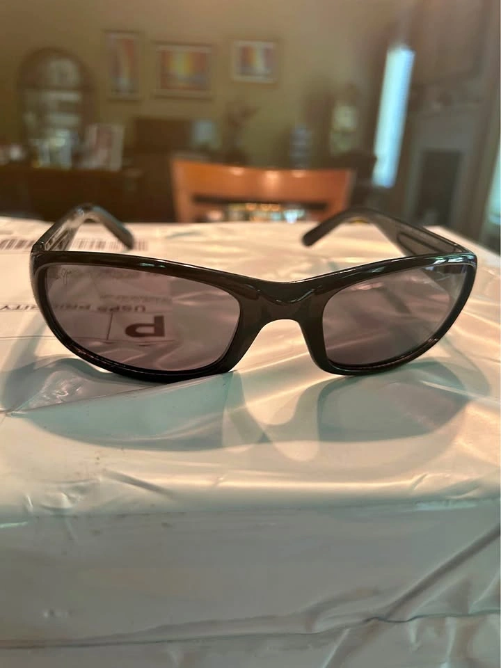 Authentic Maui Jim’s Unisex Polarized Sun Glasses Model # MJ-123