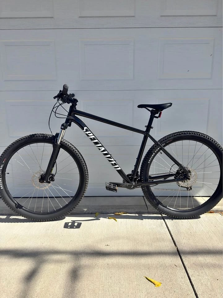 Specialized Rockhopper Mountain Bike - Mint Condition XL