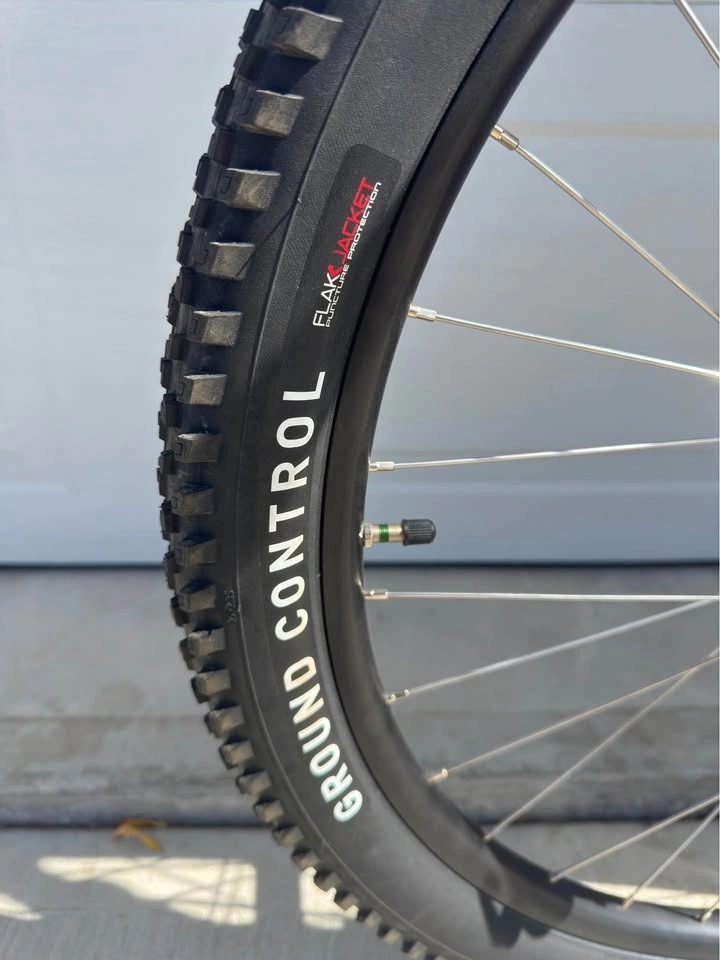Specialized Rockhopper Mountain Bike - Mint Condition XL - photo 3
