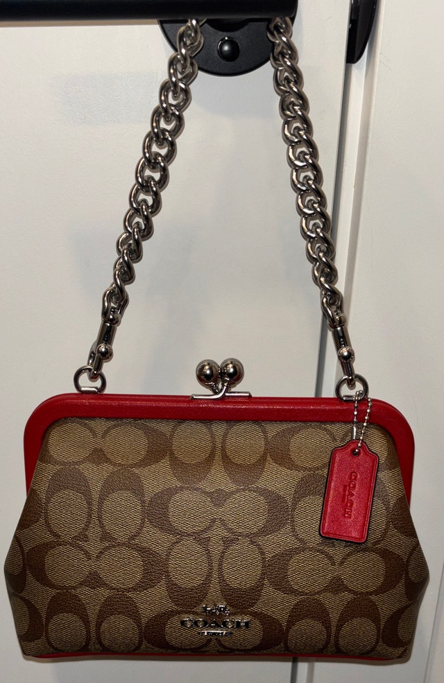 COACH Nora Kisslock {LIKE NEW}