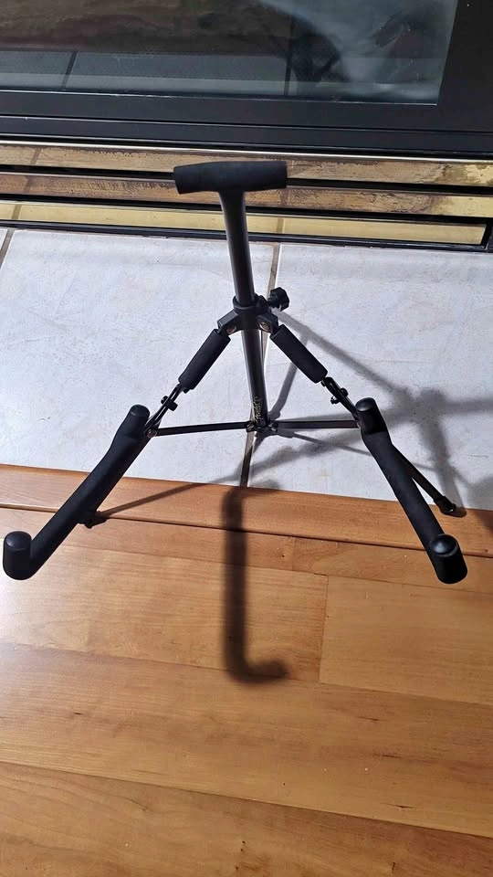 Foldable Portable Guitar Stand for Acoustic / Classical Guitar