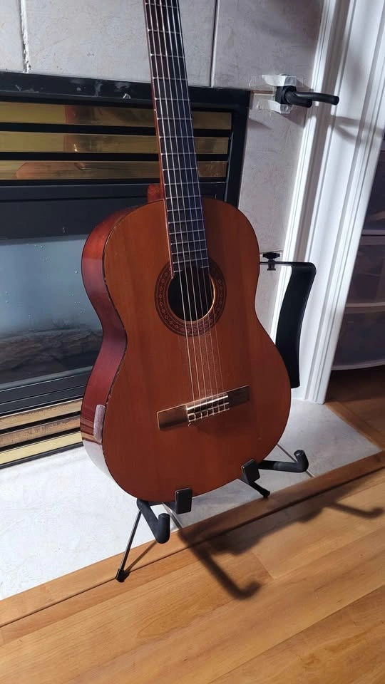 Foldable Portable Guitar Stand for Acoustic / Classical Guitar - photo 3