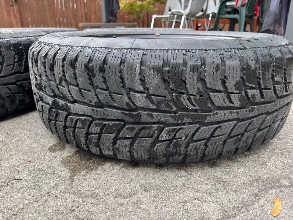 Winter tyre- RAV4 2025/Used only once, last winter - photo 5