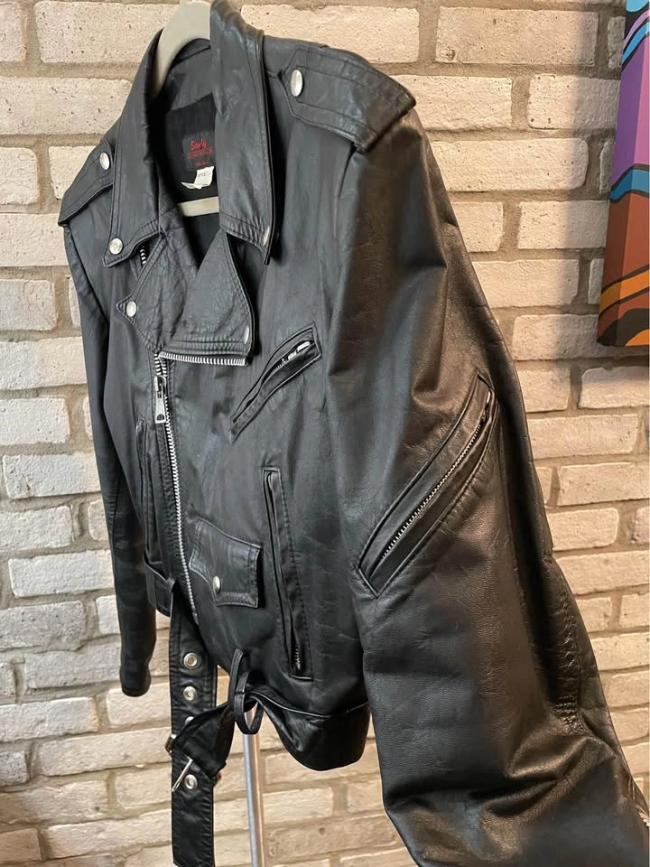 Vintage women’s leather biker jacket (S)(circa 1989!) - photo 2