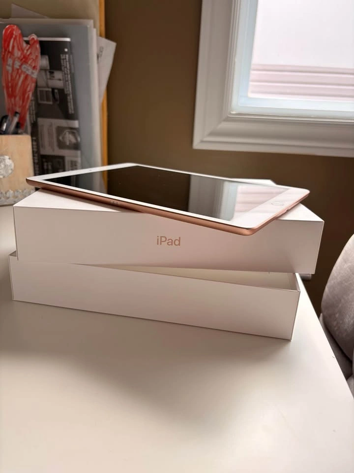 Apple iPad Rose Gold 7th Generation - photo 2