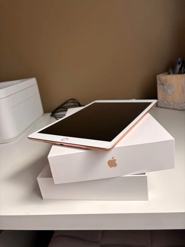 Apple iPad Rose Gold 7th Generation - photo 3